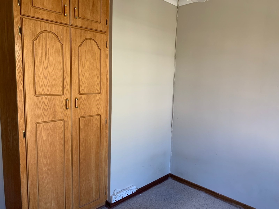 To Let 3 Bedroom Property for Rent in Heuwelsig Free State